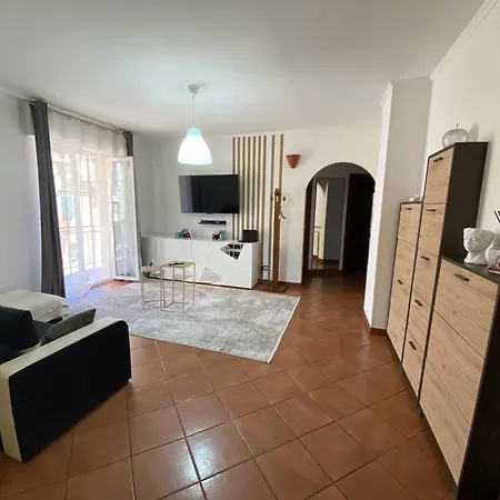 11 Ospiti -balcone-parcheggio Privato, Bulai * Санремо