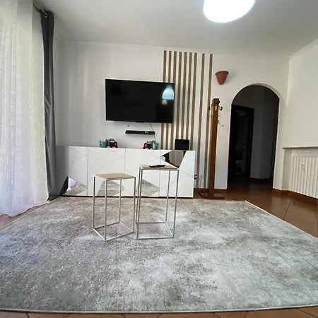 11 Ospiti -balcone-parcheggio Privato, Bulai