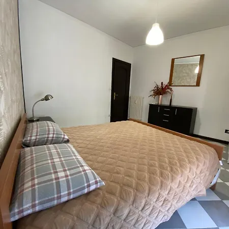 Apartment 11 Ospiti -balcone-parcheggio Privato, Bulai Sanremo