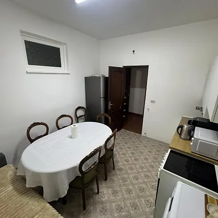 11 Ospiti -balcone-parcheggio Privato, Bulai Apartman San Remo